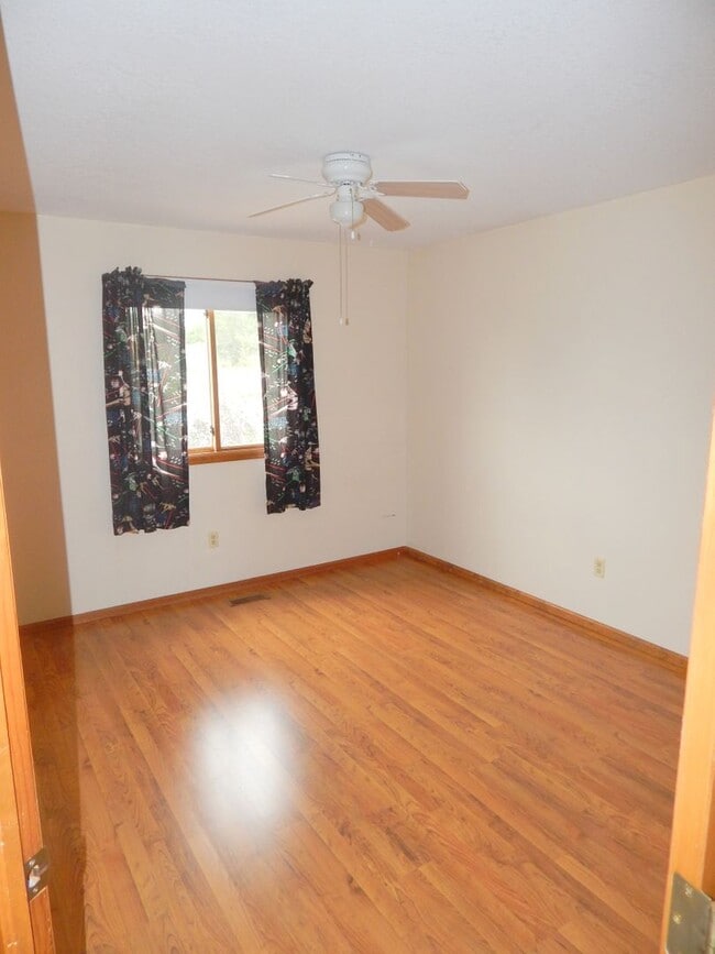 Photo - 718 Justice Dr