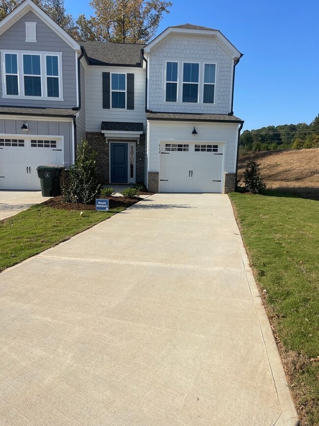 Photo - Charming 3 Bedroom Home Located in Raleigh