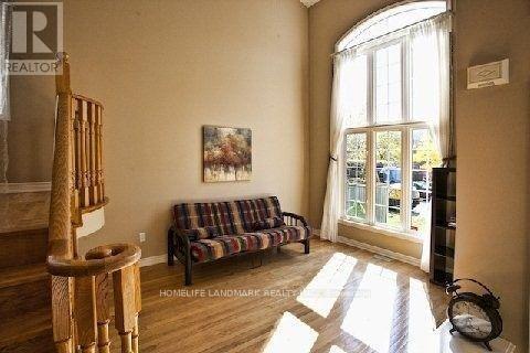 Photo - 28 Gemini Crescent