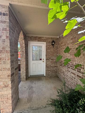 Photo - 201 E Windsor Dr