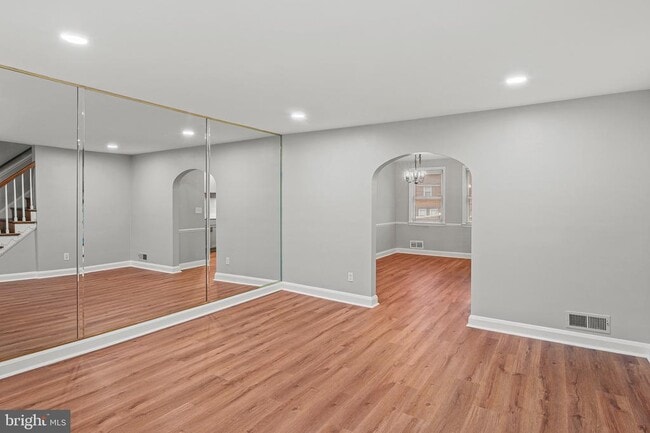 Photo - 1621 Thetford Rd