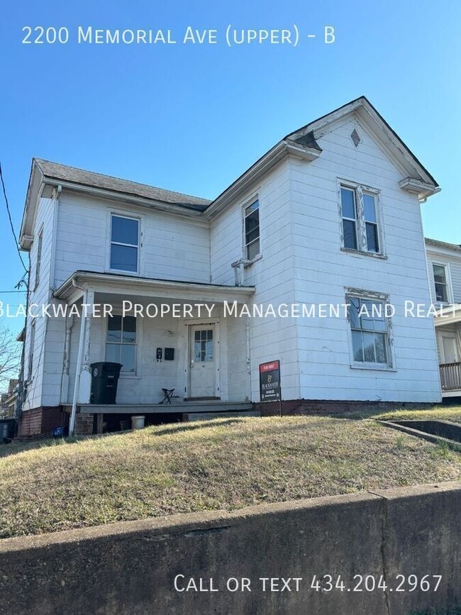 Building Photo - 2200 Memorial Ave Unit B Rental