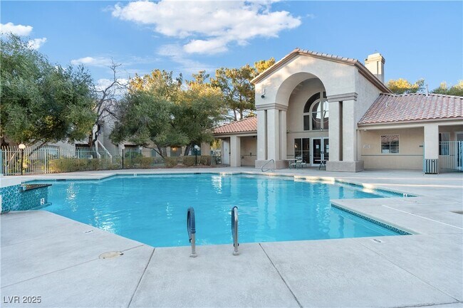 Photo - 5415 W Harmon Ave Unidad 2098 Rental