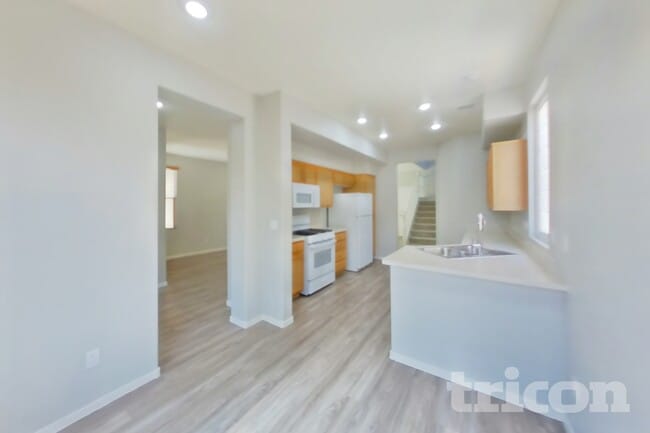 4352 Hera Temple Ave