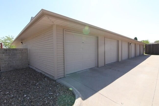 Photo - 2 Bedroom 1 Bath Condo in North Liberty! Unidad 104