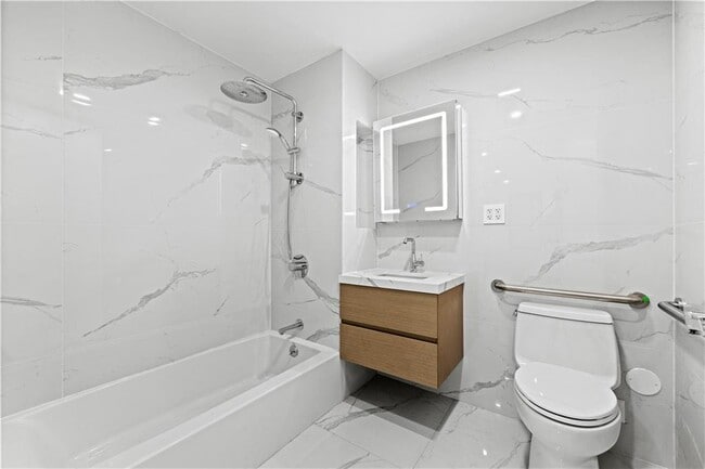 Photo - 355 53rd St Unidad 2A