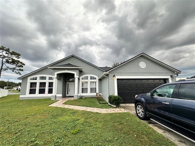 Photo - 112 Dulverton Way