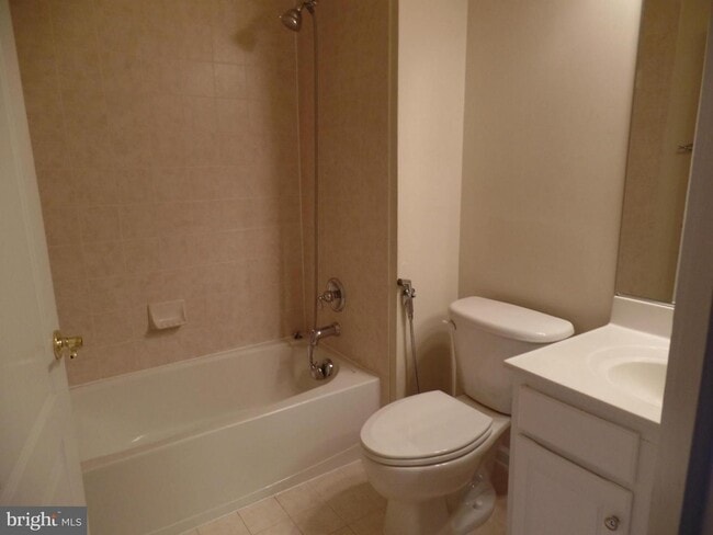 Photo - 4631 Carisbrooke Ln