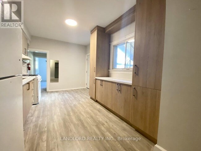 Photo - 1078 College St Unit Main