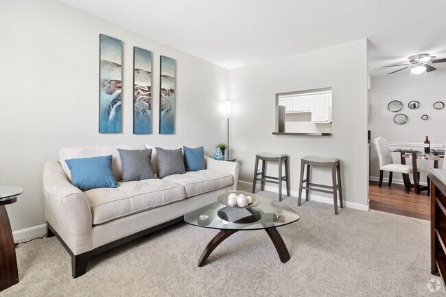 Interior Photo - Ridgewood - Students save up to 10%!