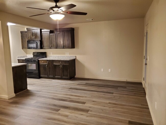 Photo - 1000 Bluff View Dr