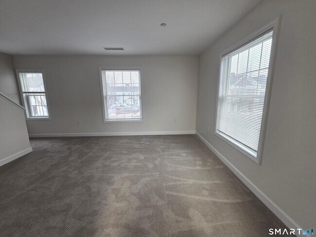 Photo - 31 Fairgate Dr