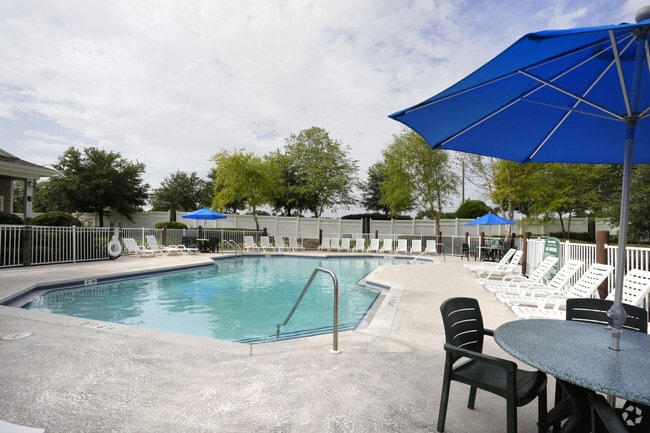 Brookside-Pool