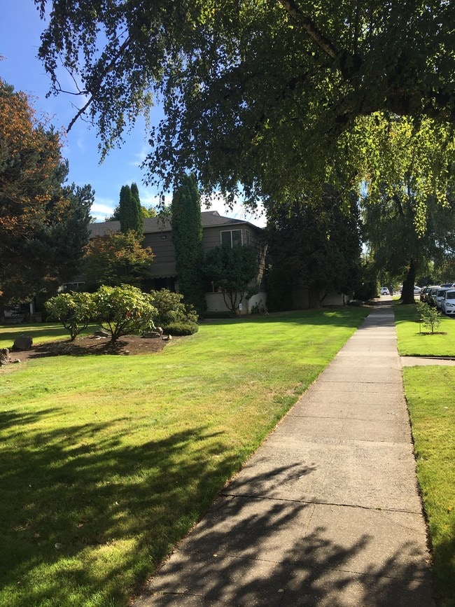 Photo - Powell Gardens Apartments
