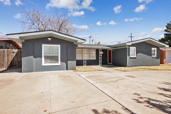 Photo - 4804 44th St