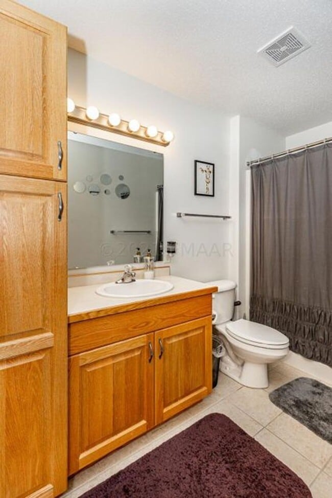 Photo - 3 Bed 2 Bath