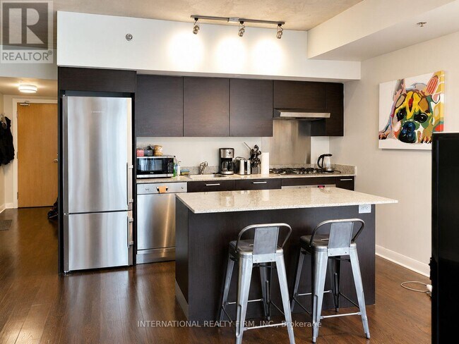 Photo - 375 King St W Unit 504