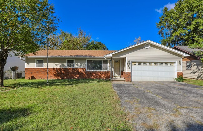 REMODELED 4 bedroom | 1.5 bathroom | 2 car... - REMODELED 4 bedroom | 1.5 bathroom | 2 car... Casa