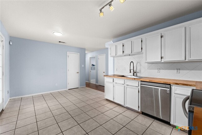 Photo - 2909 Lantana Dr