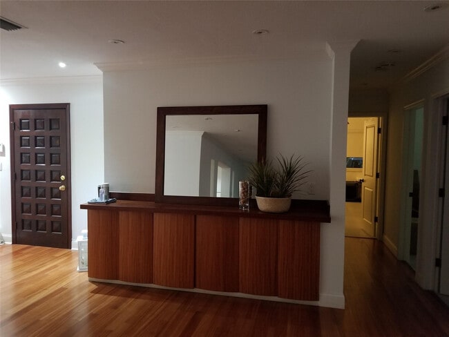 Photo - 2369 Overbrook St