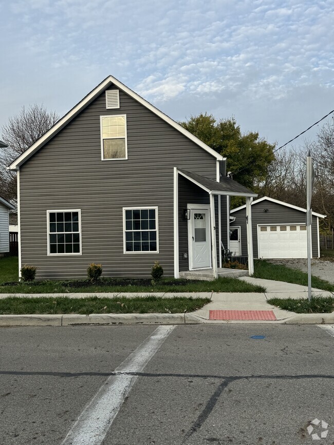 Building Photo - 272 Maple St Rental