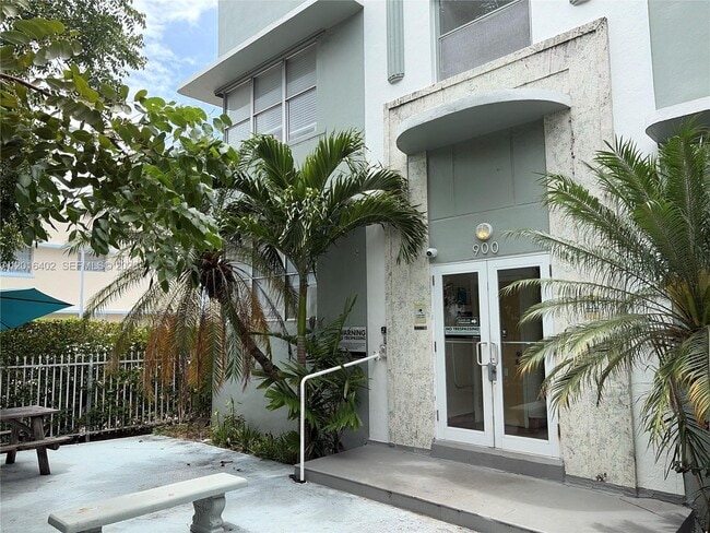 900 Jefferson Ave Unit 2