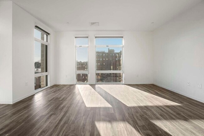 Building Photo - 839 Beacon St Unit 506