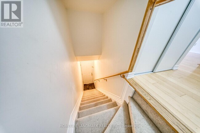 Photo - 1496 Victoria Park Ave