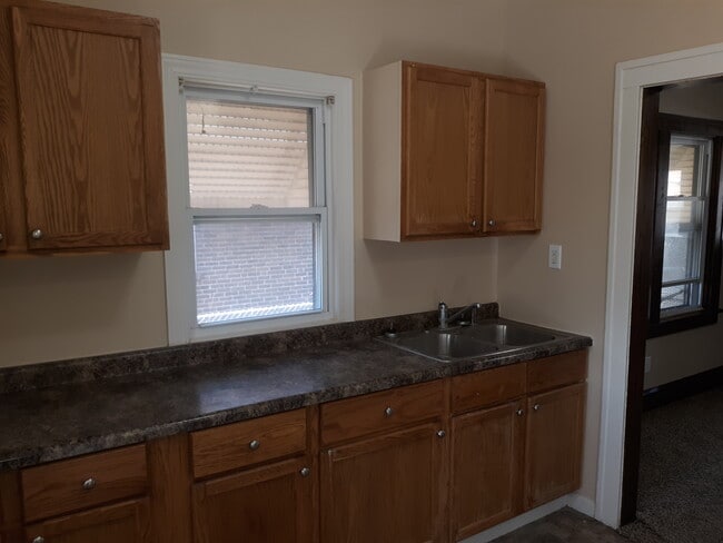 Photo - 2305 Broadway