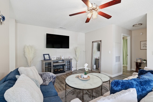 Photo - Mallard Cove Apartments