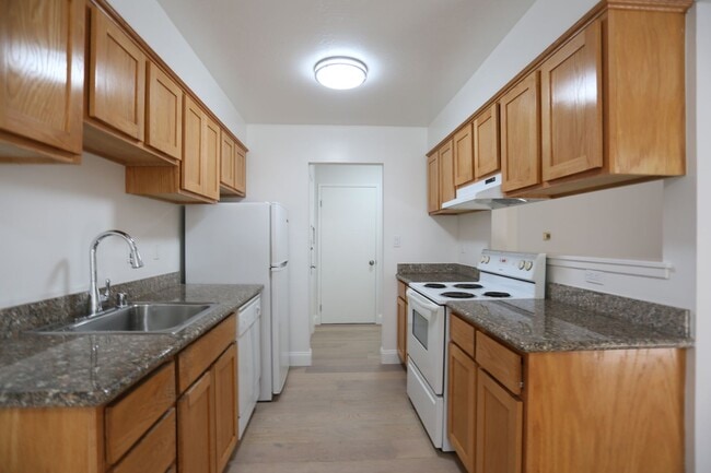 Photo - OPEN HOUSE: Sunday (11/9) 1:45pm-2:15pm Co...