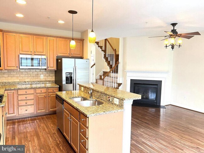 725 Ridgemont Ave