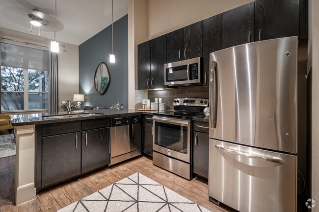 1HAB, 1BA - 708 ft² - The District at Washington