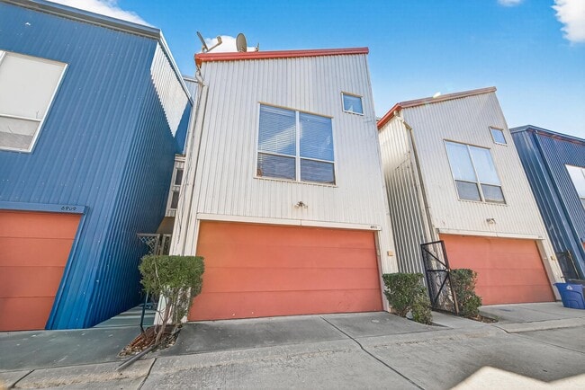 Photo - 6911 Yellowstone Way Dr