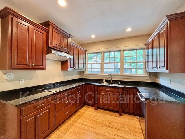 Photo - 1610 Hixson Pike