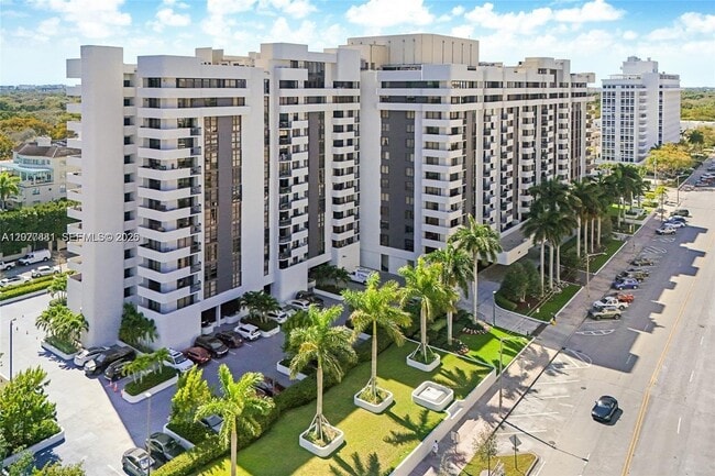 Building Photo - 600 Biltmore Way Unit 1210