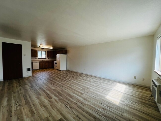 Building Photo - Non-Refundable & Security Deposit Total: $... Rental