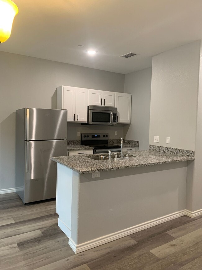 Building Photo - Brand New 1-Bedroom Apartment in the Heart of Lindale! Unit Mulberry Apartments -1