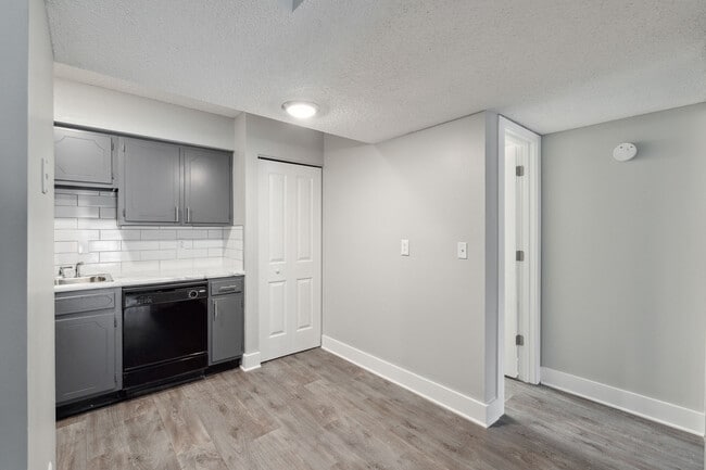 Photo - Nottingham Apartments