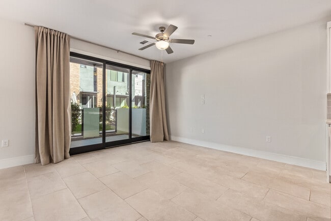 Photo - 138 E Lexington Ave