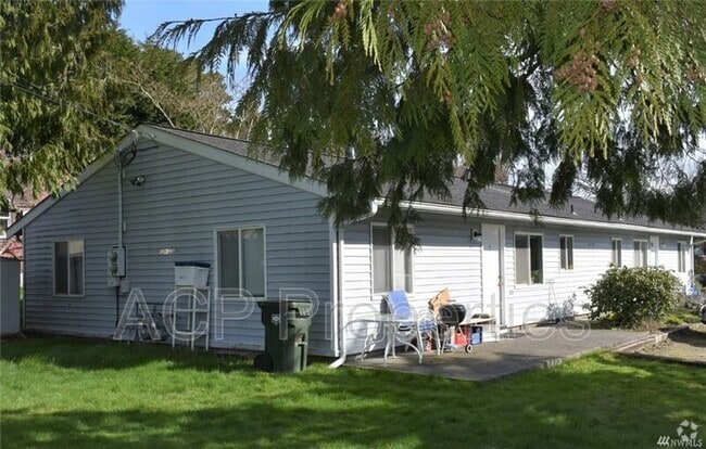 Building Photo - 1129 22nd St Unit #A Rental