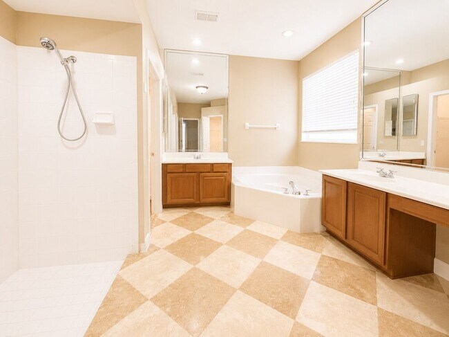 8650 Tara Oaks Ct