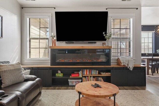 Photo - 304 Cliff Swallow Ave Unit ID1460930P