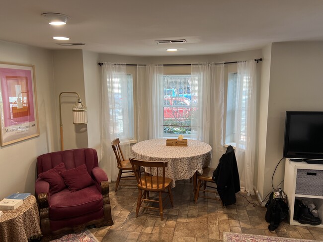 Family Room - 1124 25th St NW