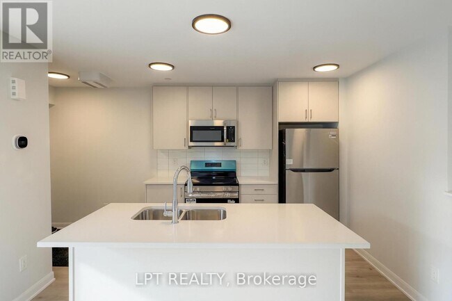 Photo - 401 Glenroy Gilbert Dr