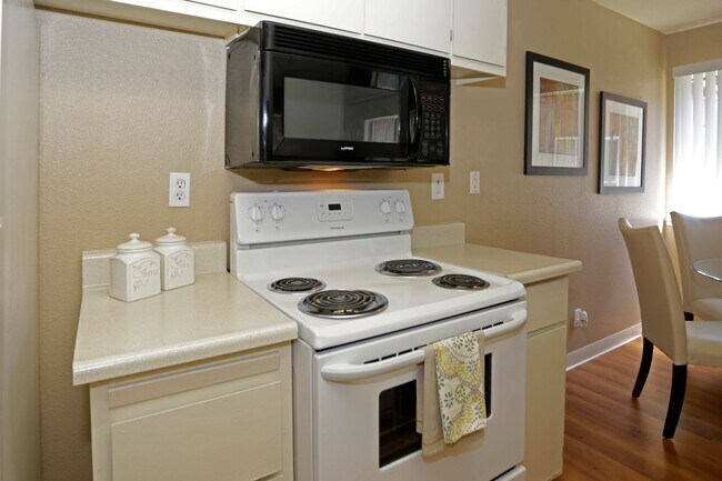 Acacia Apartments