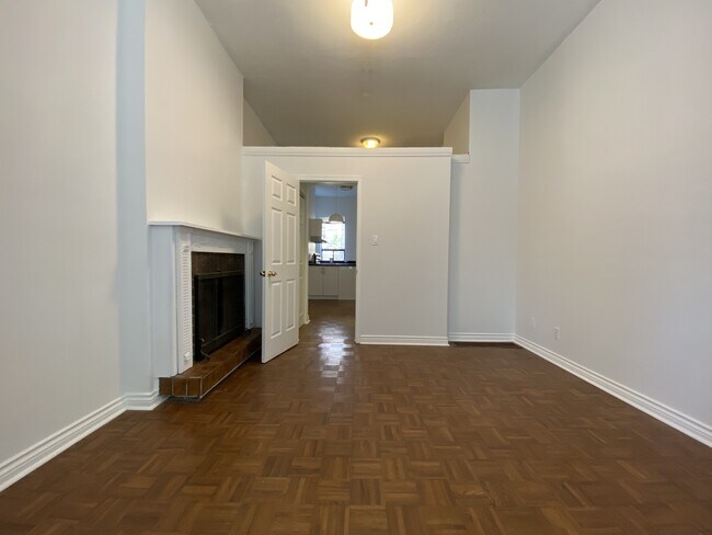 Photo - 202 Gerrard St E Unit 1