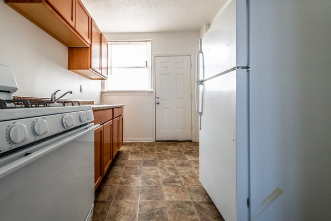 Photo - 234 E 109th St