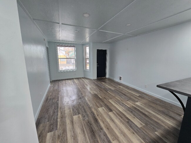 Photo - 1130 E 2nd St Unidad A