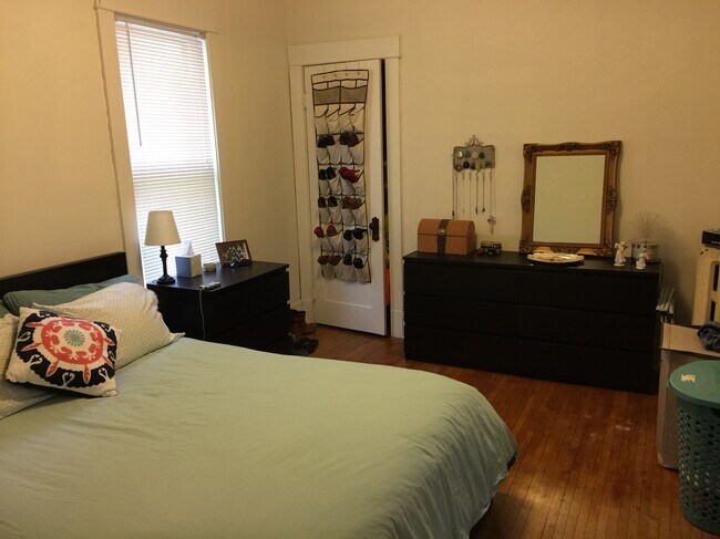 Photo - 2419 E Stratford Ct